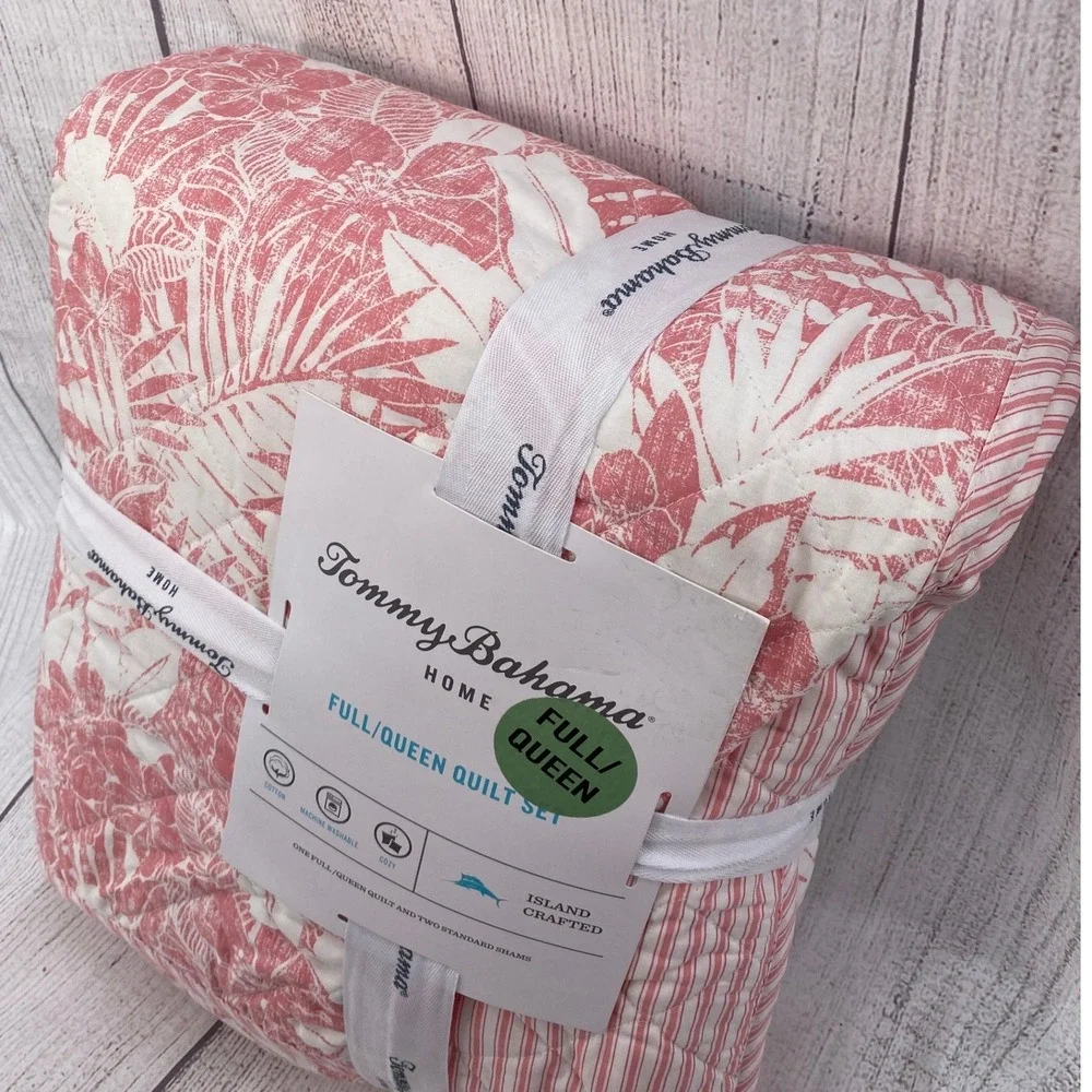 Tommy Bahama Quilt Set Full/Queen Coral White Tropical Floral Coastal Reversible